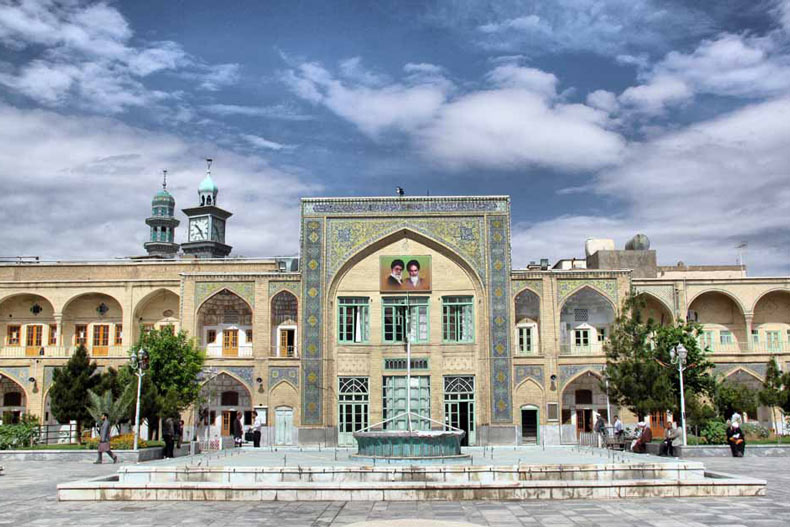 سخن تاریخ و هنوز مرجعیت با یک فتوا می‌تواند کمر دنیای کفر را بشکند