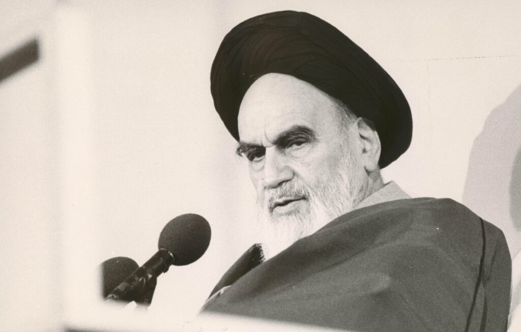 سخن تاریخ و نقش حاکمیت دینی در تمدن سازی بر اساس اندیشه امام خمینی (ره)