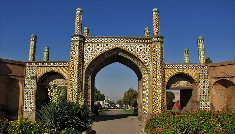 سخن تاریخ و زمینههای گسترش تشیع در شهر قزوین با تأکید بر مهاجرت خاندانهای شیعه