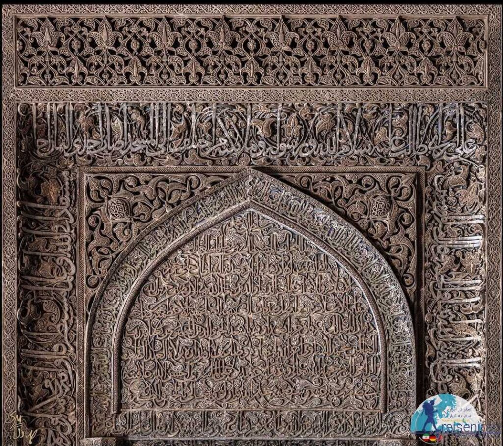 سحن تاریخ و مطالعۀ تطبیقی متون محراب مساجد جامع ایران (دورۀ عباسی تا پایان قاجار)