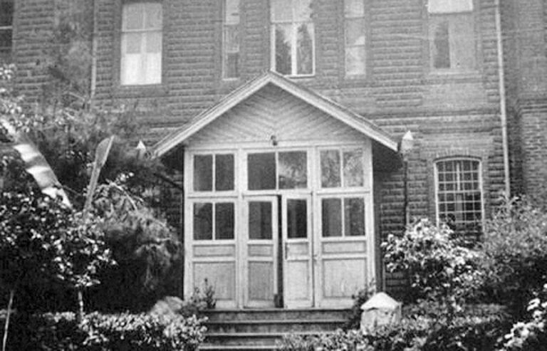 سخن تاریخ و اهداف و کارکردهای کنسولگری روسیه در رشت نیمه دوم عصر قاجاریه