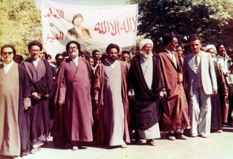 سخن تاریخ و روحانیت و کنشگری آن در مبارزات انقلاب اسلامی: تحلیل محتوای مکاتبات امام خمینی(ره) (1350-1340)