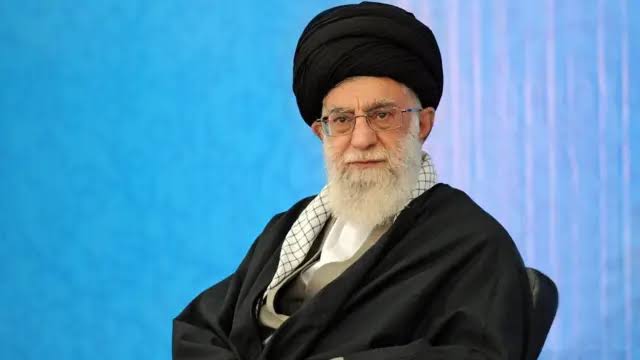 سخن تاریخ و آسیب شناسی انحطاط جوامع اسلامی در تاریخ صدر اسلام مبتنی بر دیدگاه مقام معظم رهبری